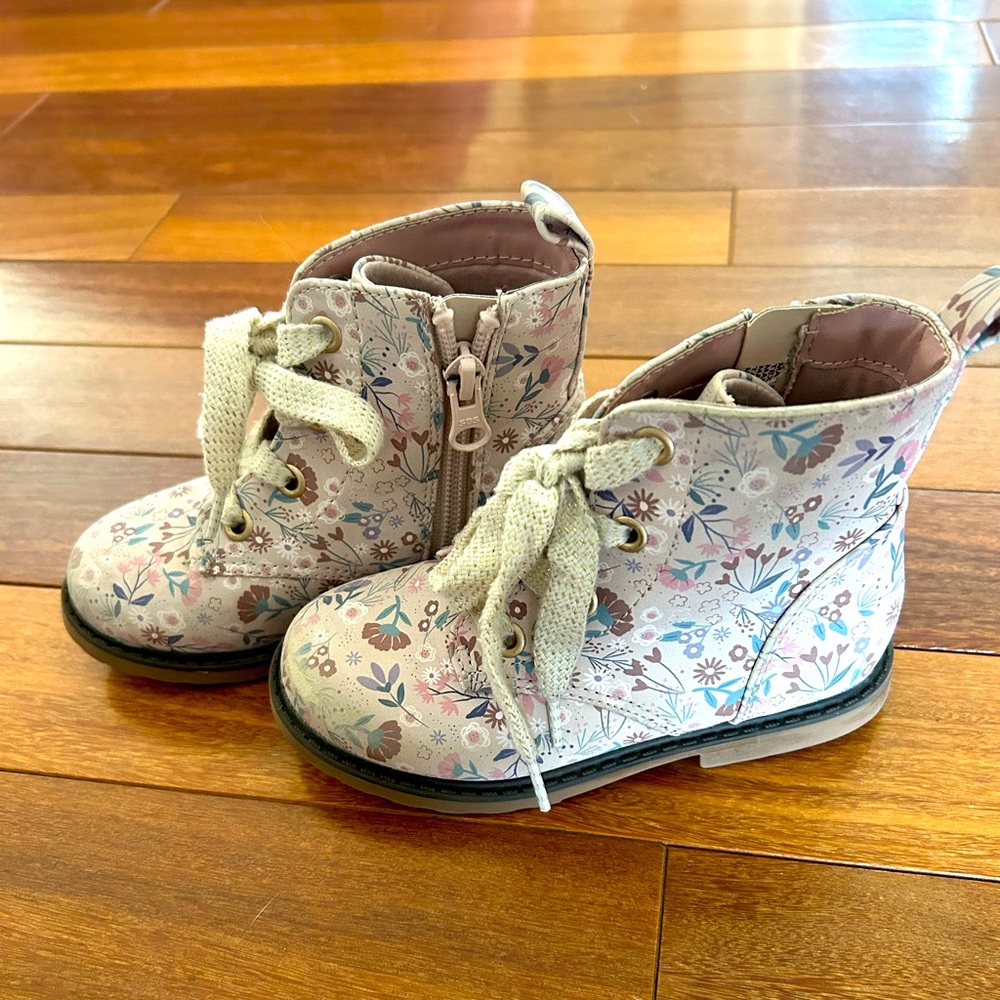 Cat & Jack zip up boots